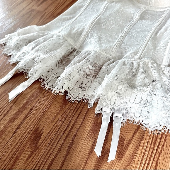 Seven ’til Midnight Lace Bustier & Thong Set White Size Medium - Picture 7 of 16